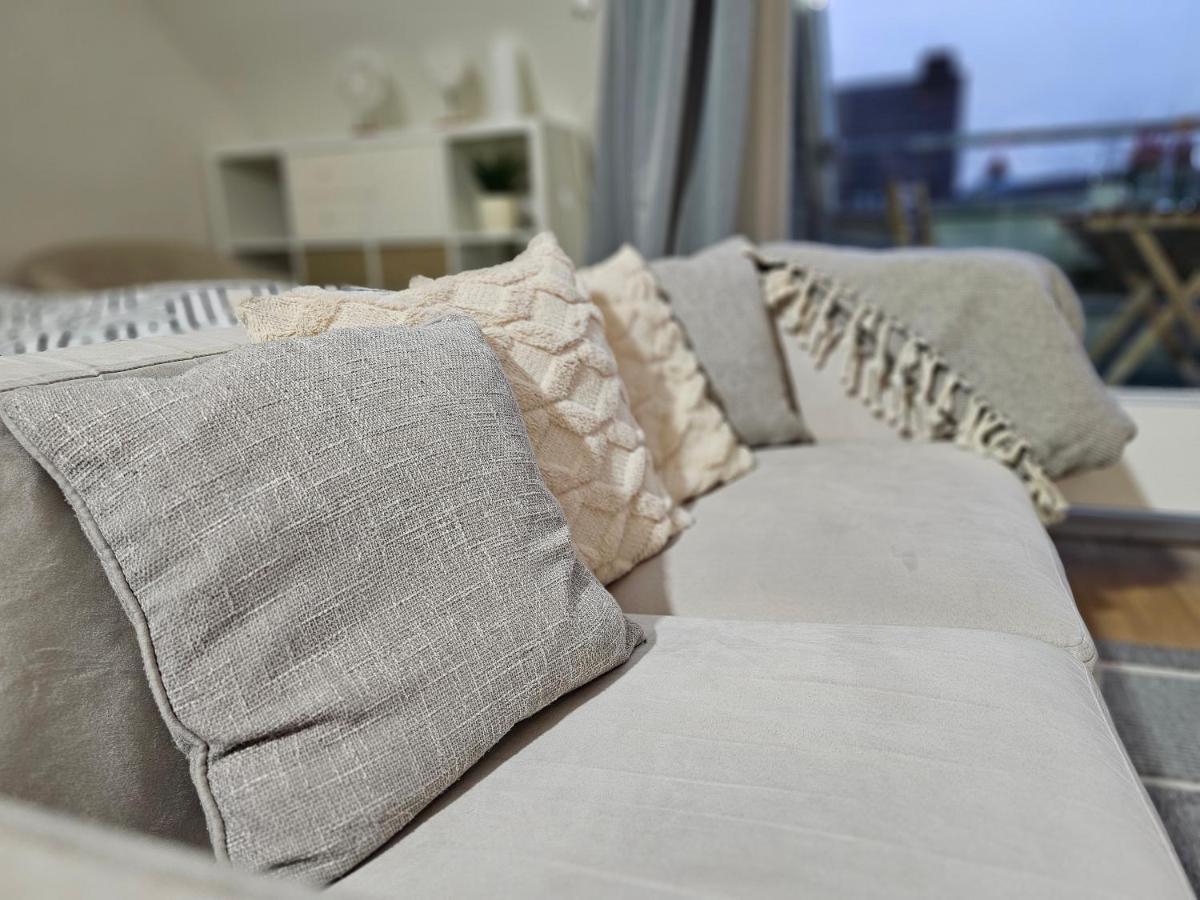 Modern Studio Near Düsseldorf Airport & Messe/fair Apartment Meerbusch